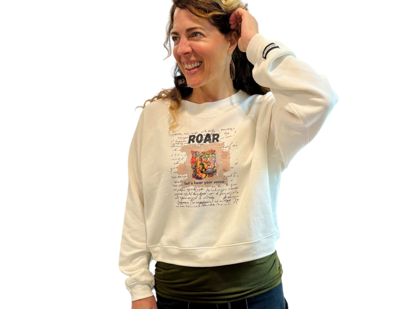 "LIBERTY WARES" VINATAGE ROAR WOMEN'S REGLAN FLEECE SWEATSHIRT Vintage White Apliiq