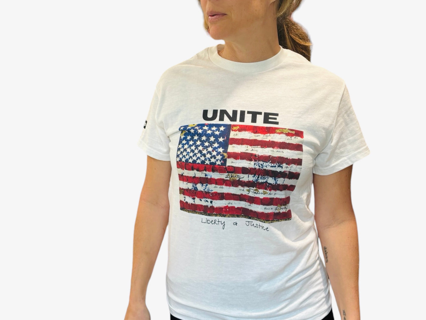 "LIBERTY WARES" UNITE Flag UNISEX TEE White Apliiq