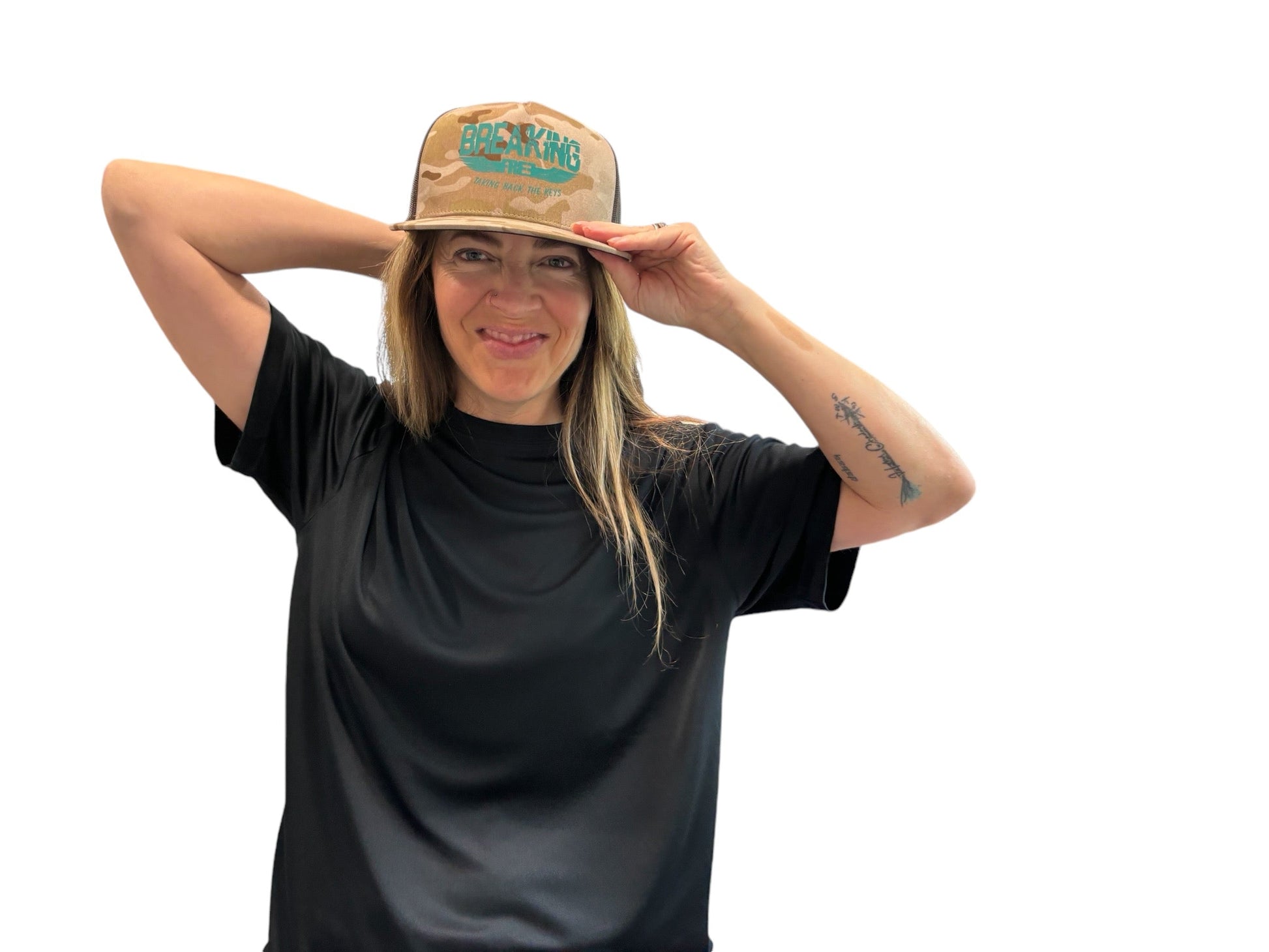 "LIBERTY WARES" BREAKING FREE TRUCKER HAT Multicam Arid Apliiq