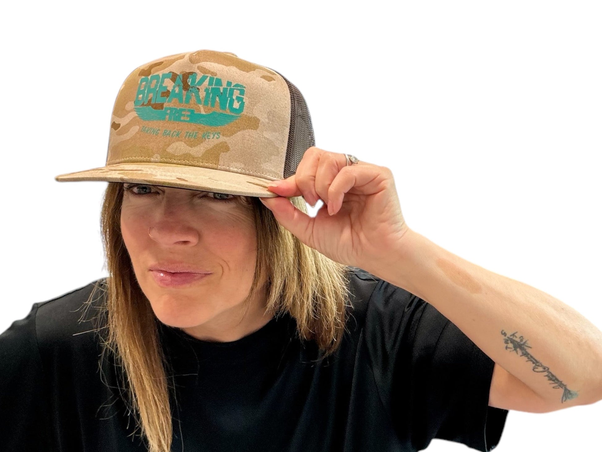 "LIBERTY WARES" BREAKING FREE TRUCKER HAT Multicam Arid Apliiq